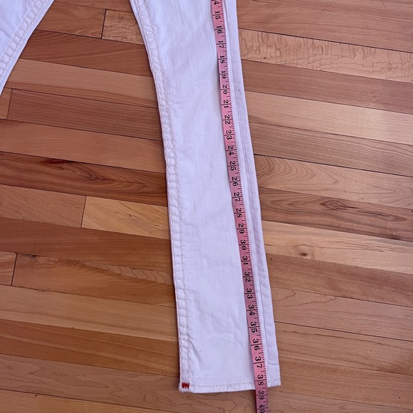 True Religion White Billy Low Rise Jeans with Red and Cream Stiching - Size 24 - Picture 15 of 16